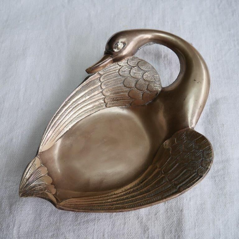 Brass swan pocket empty