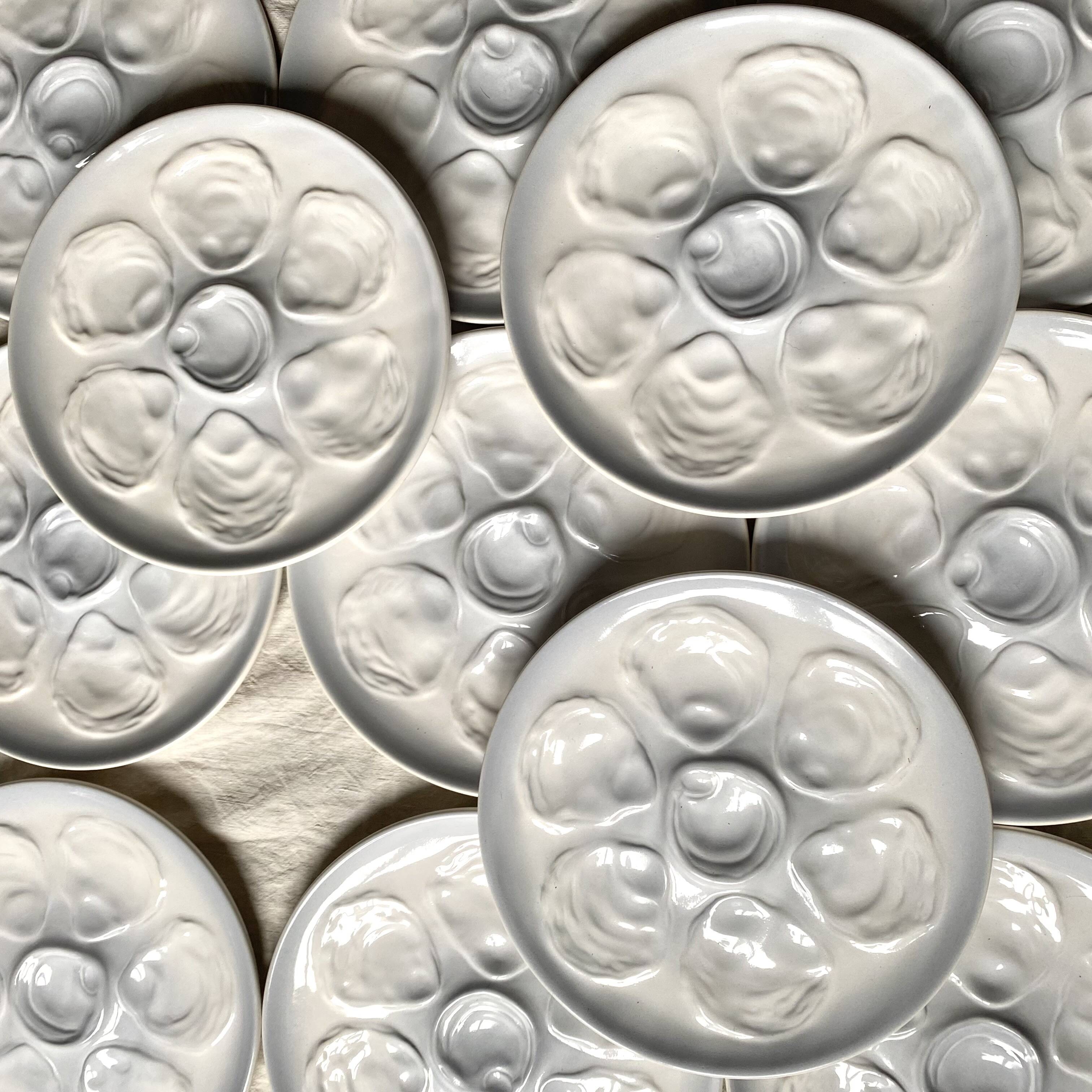 12 Saint Amand oyster plates, sky blue and white