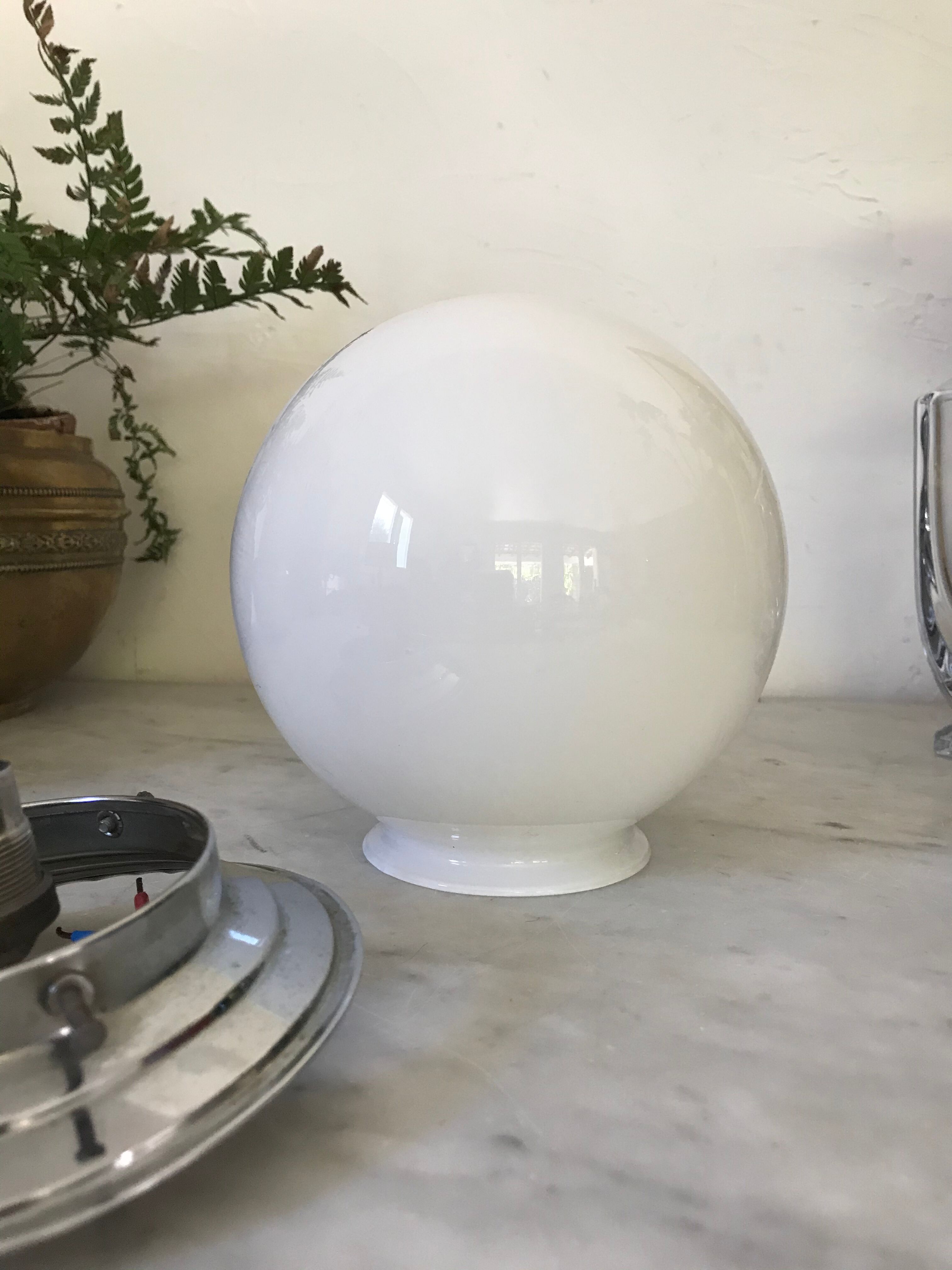 Opaline and chrome ceiling