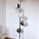 Lampadaire spirale chromé, design 70