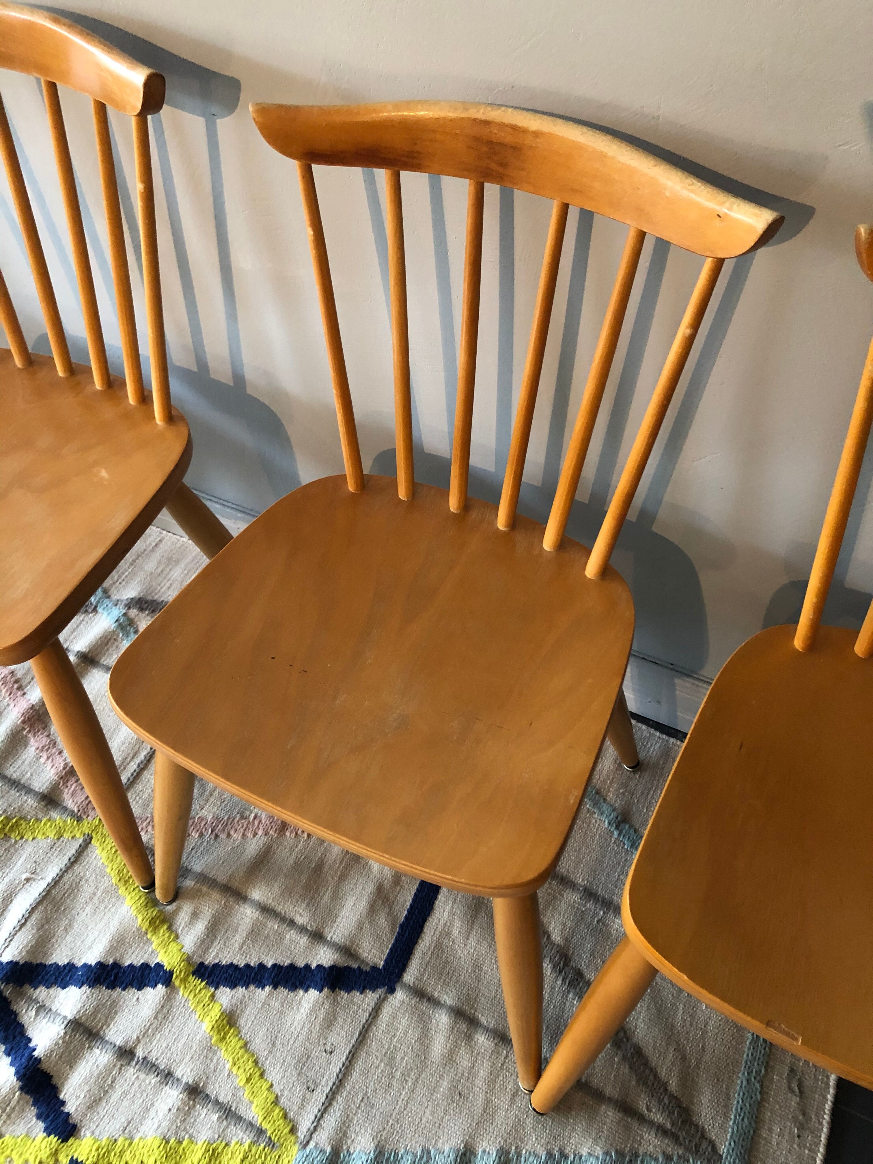 Suite of 4 vintage chairs