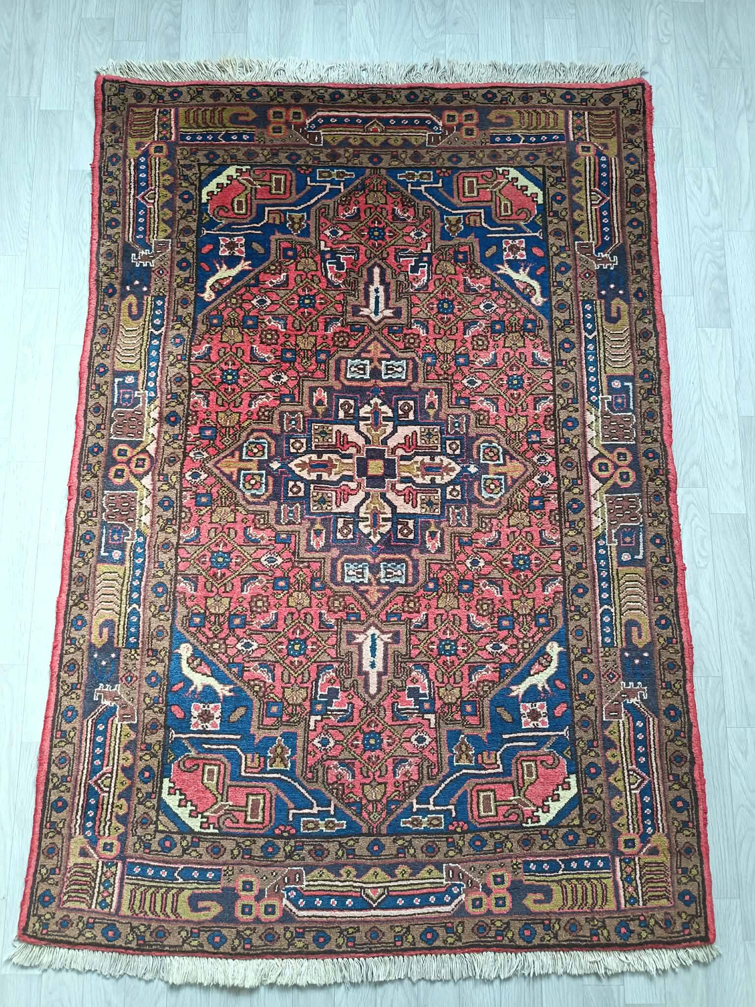 Handmade Koliaï Persian carpet