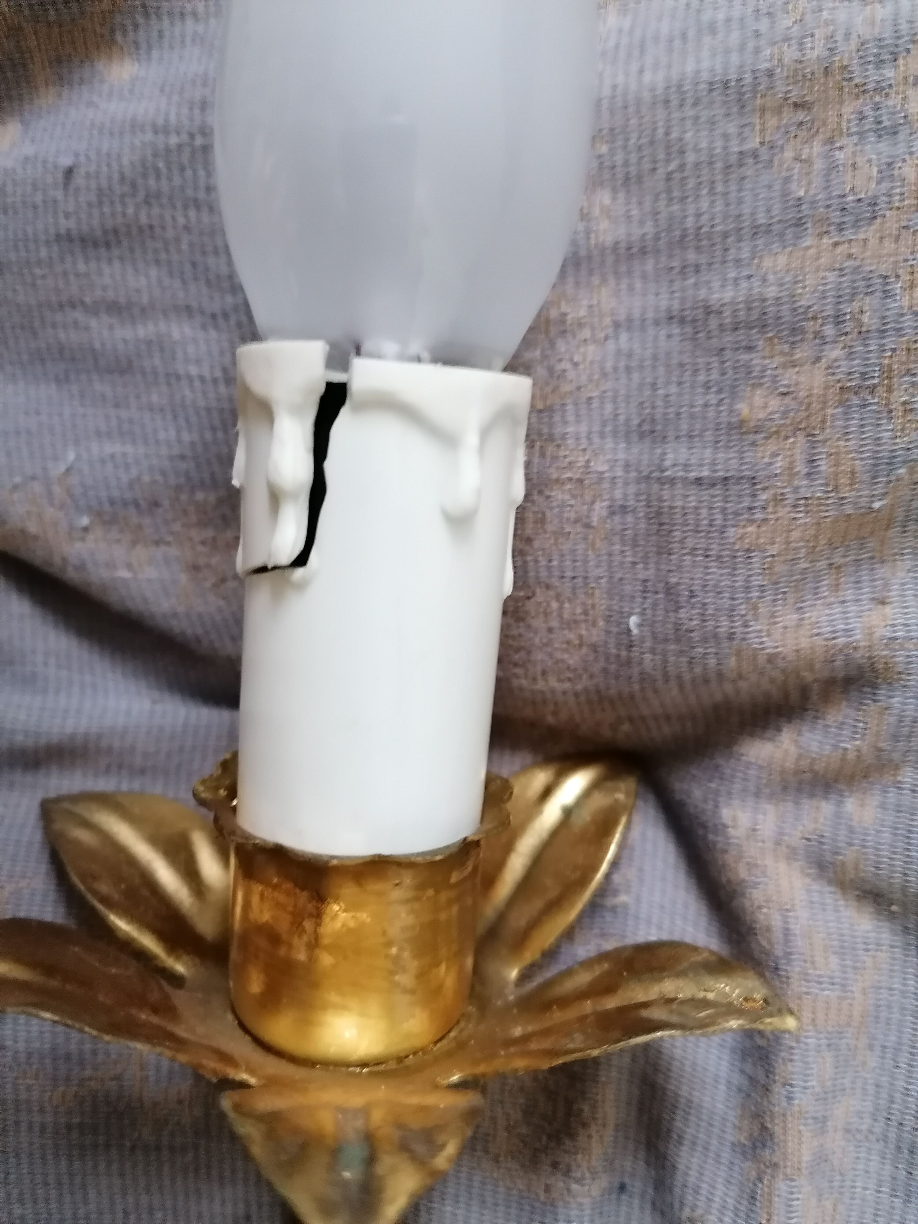 Lustre métal doré 3 feux décor feuilles