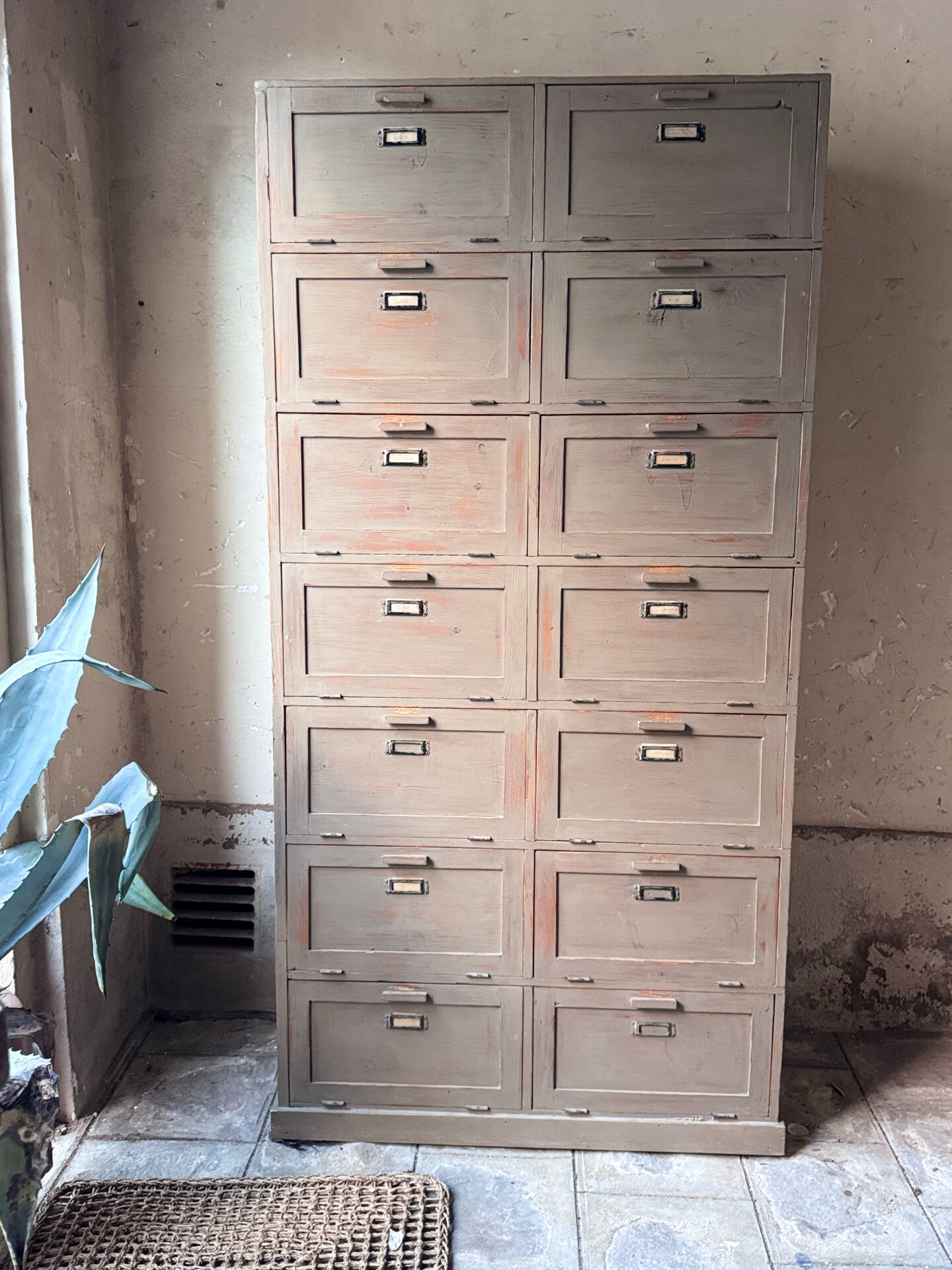 Meuble de métier à clapets en bois