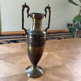 Amphora, large Napoleon III vase in brass.
