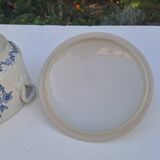 St Uze tureen