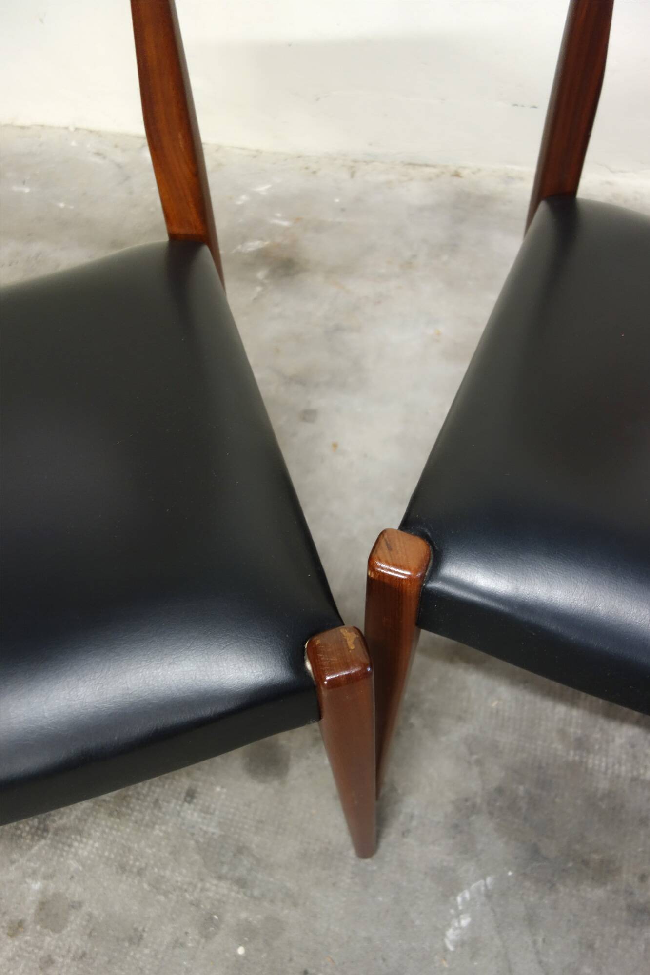 4 chaises scandinaves années 60