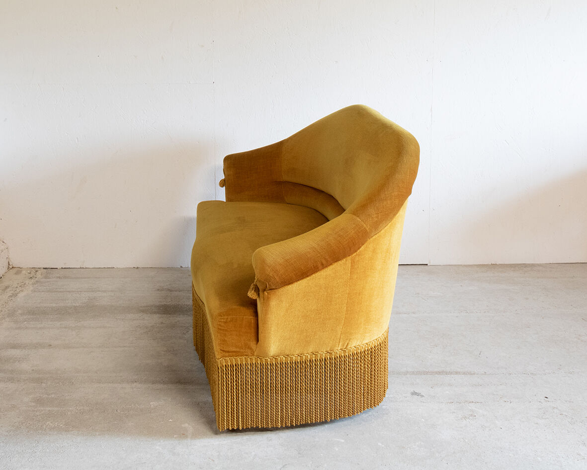 Gold toad bench