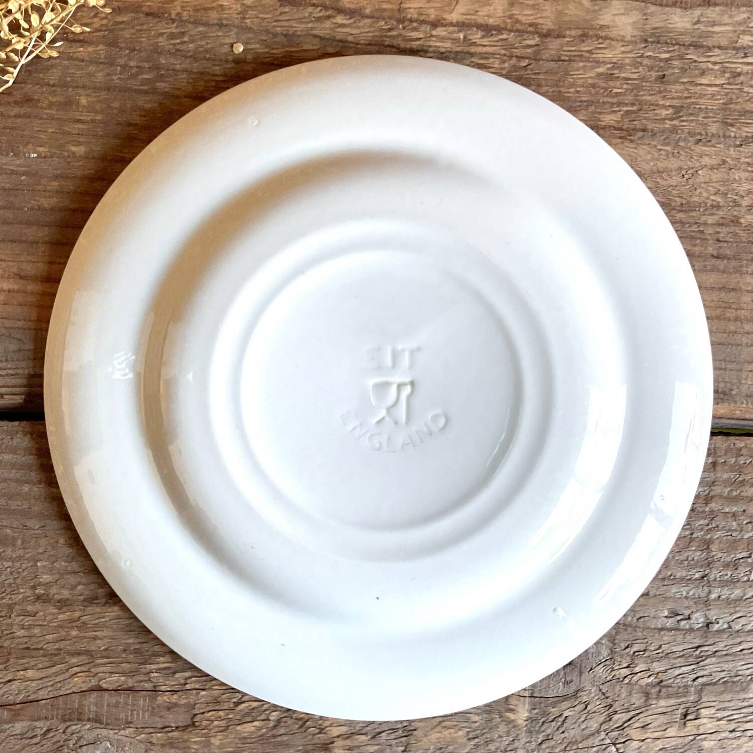 7 EIT England dessert plates