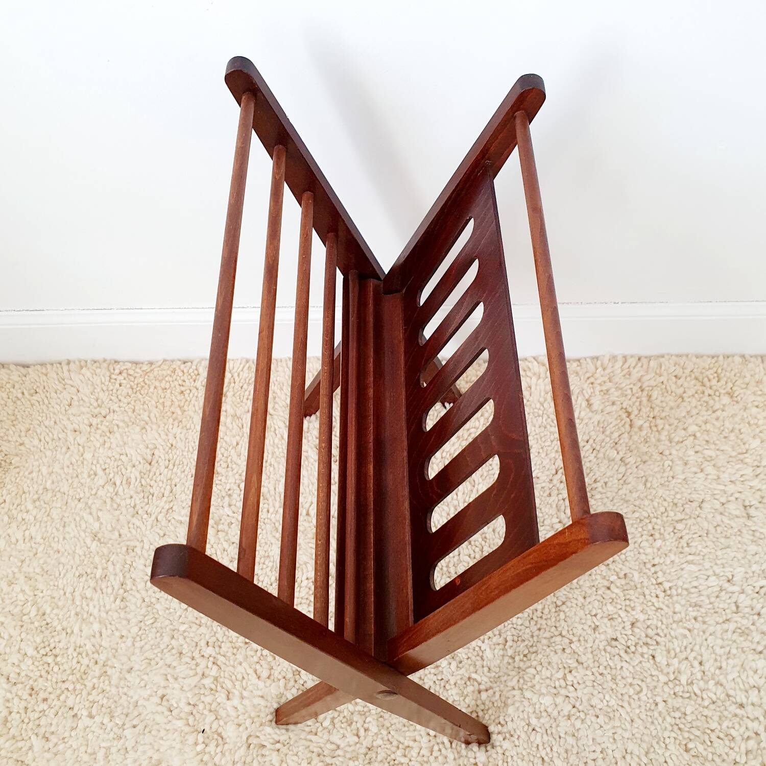 Foldable magazine rack by Cees Braakman 1960