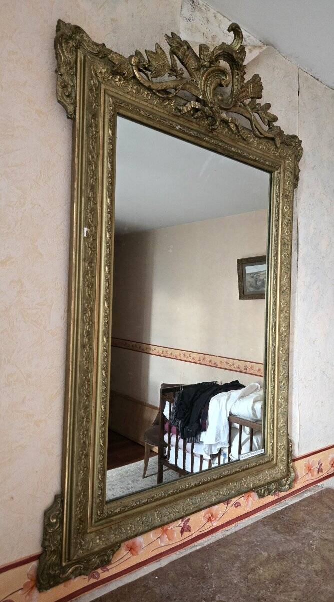 Antique gilded mirror with sculpted pediment – Napoléon III period – 19th century