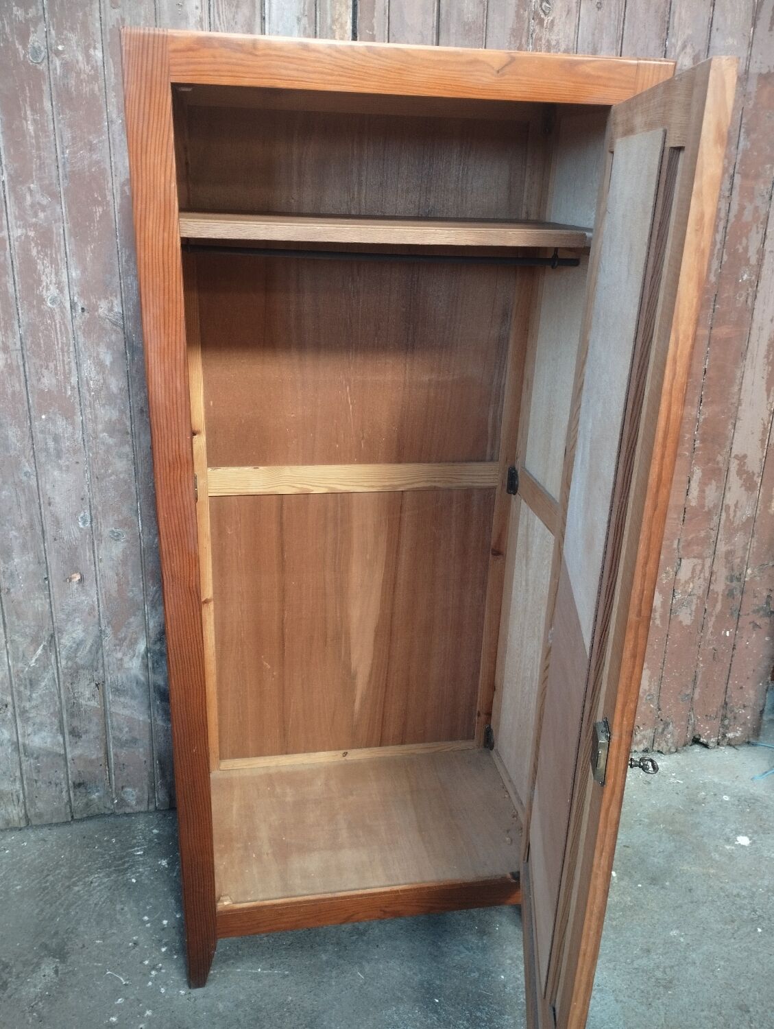 Armoire bonnetière parisienne années 50 60