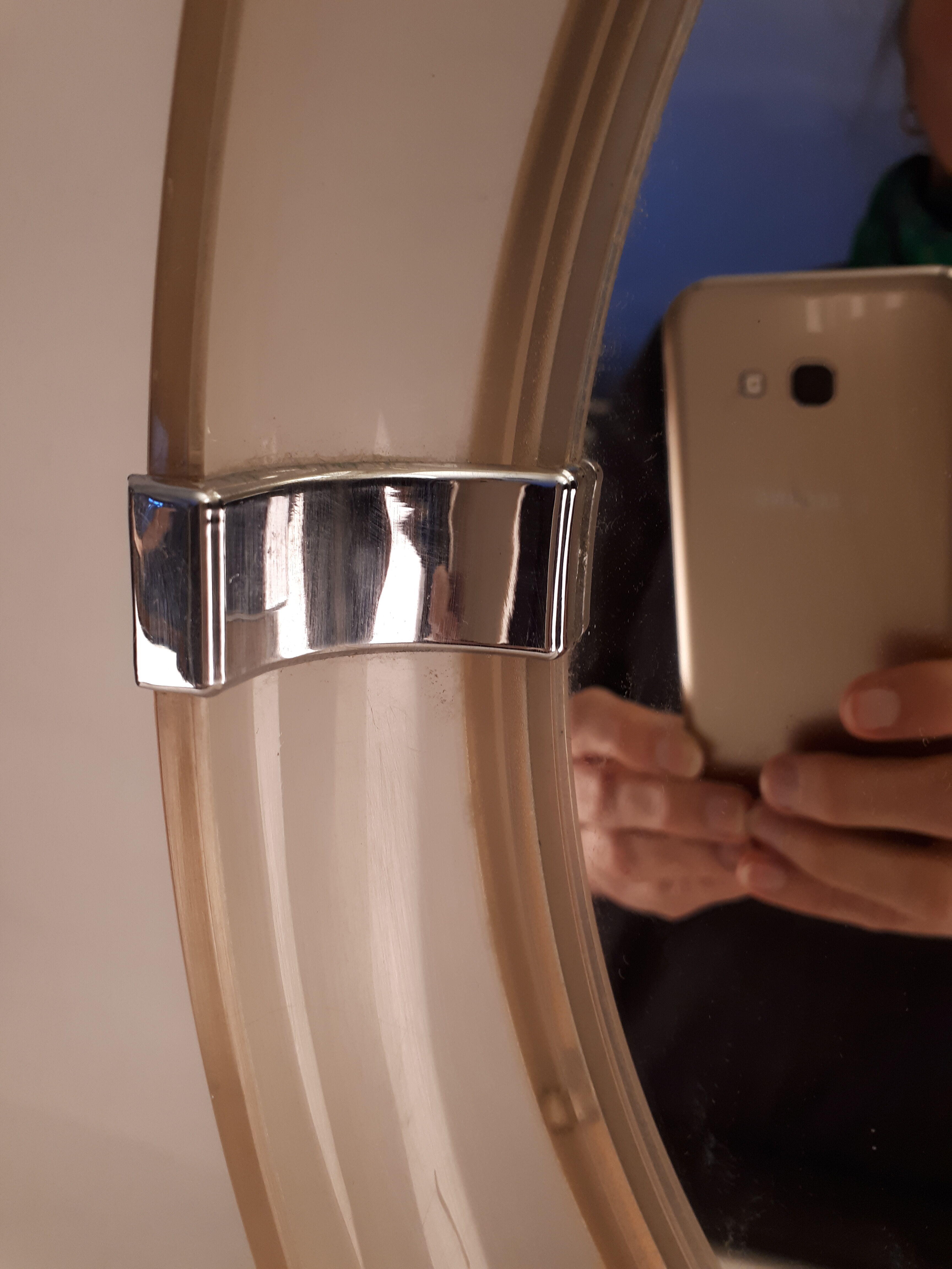 Round mirror plastic bathroom design vintage 1970