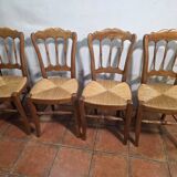 4 rustic farmhouse chairs made of wood and straw