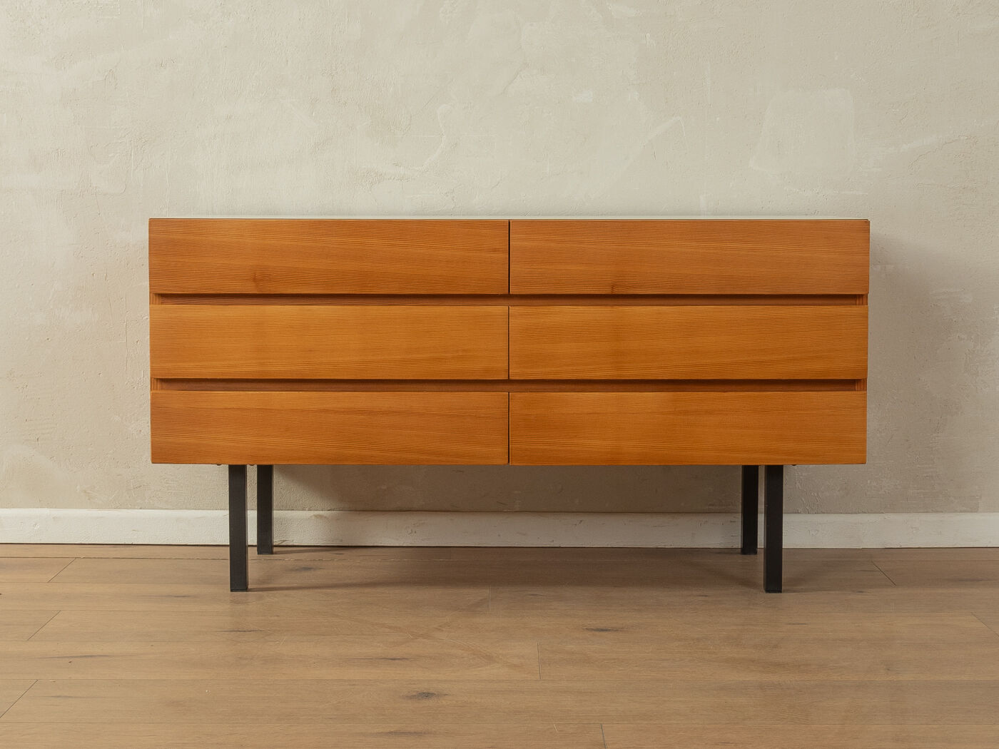 Commode des années 1960, Musterring