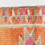 Tapis runner kilim vintage, style bohème, tons orange, rose et lilas pastel