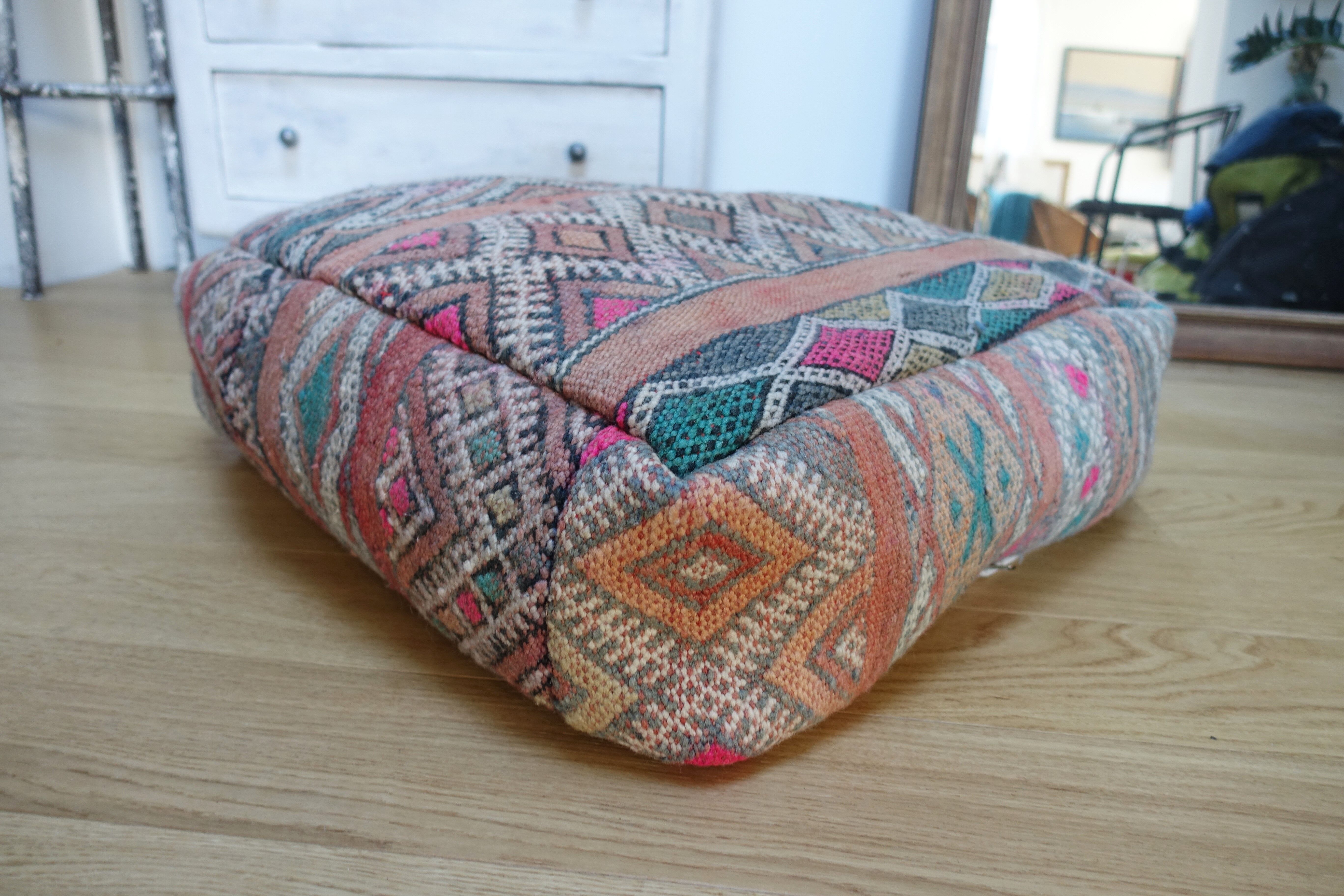 Vintage beni ouarain pouf