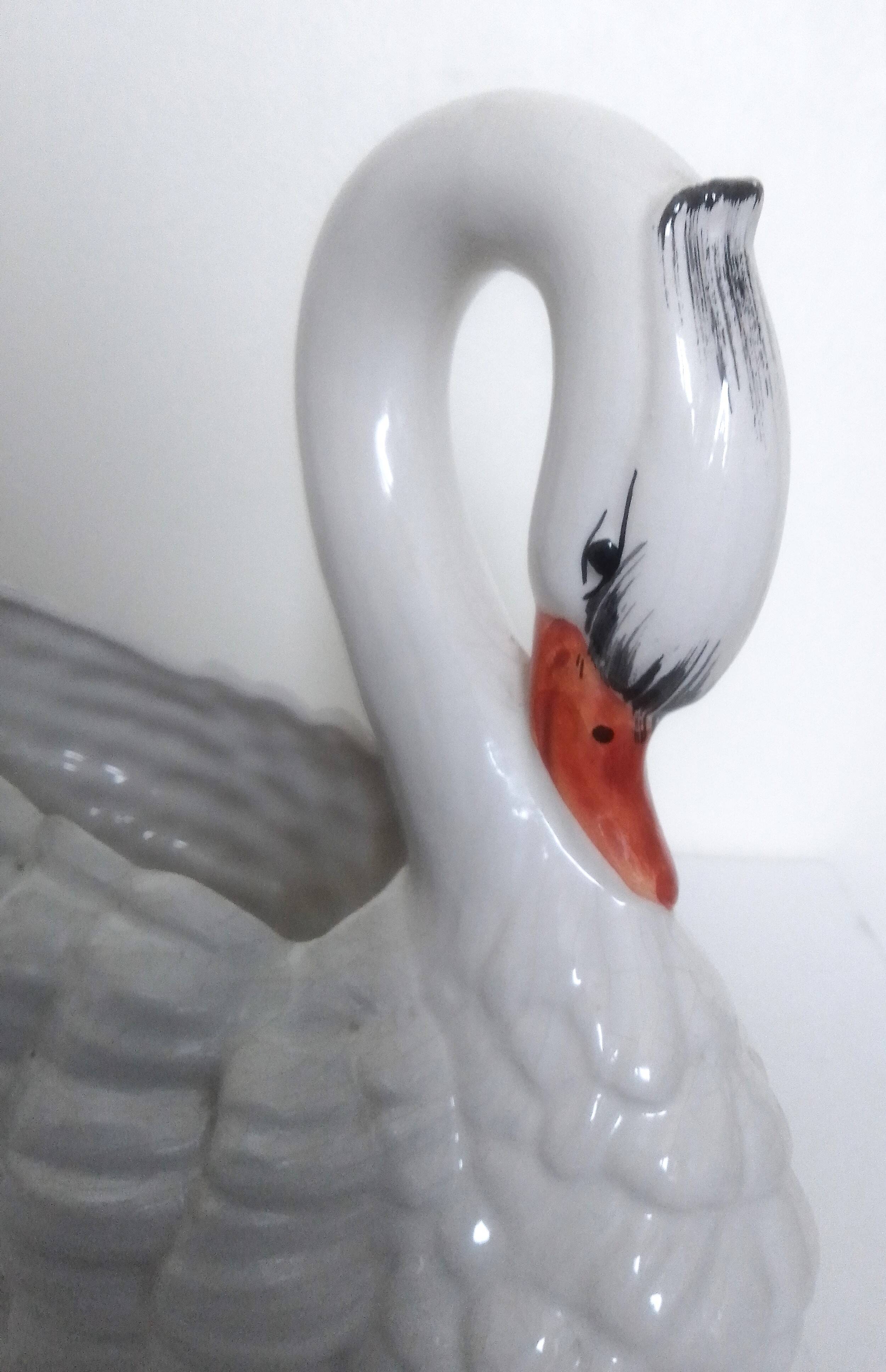 cache pot en céramique en forme de cygne