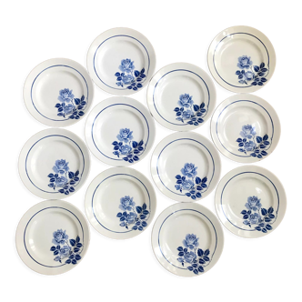 Service of 12 antique flat plates