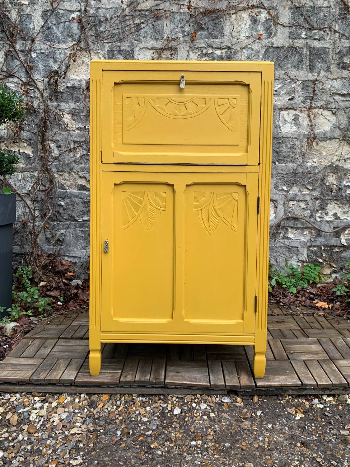 Parisian art deco buffet in yellow ochre