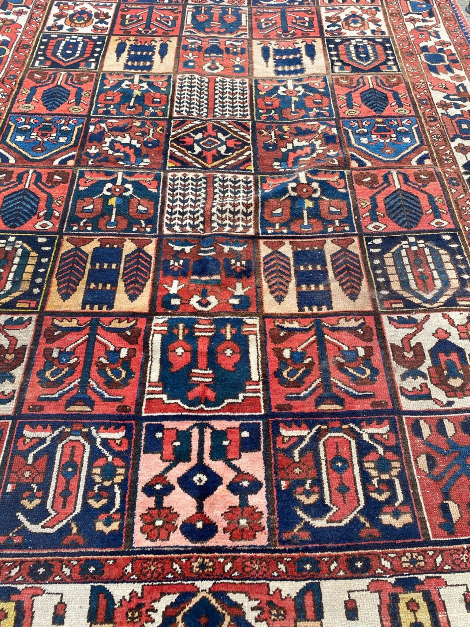 Persian carpet Bakhtiar 222x302