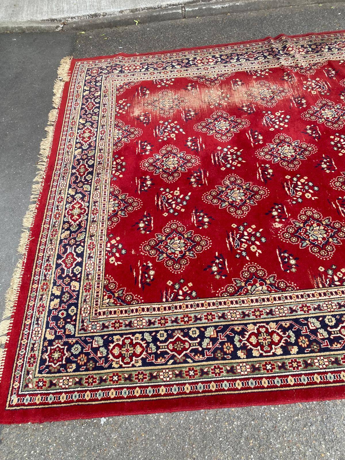 Tapis persan en laine bordeaux France 240x330