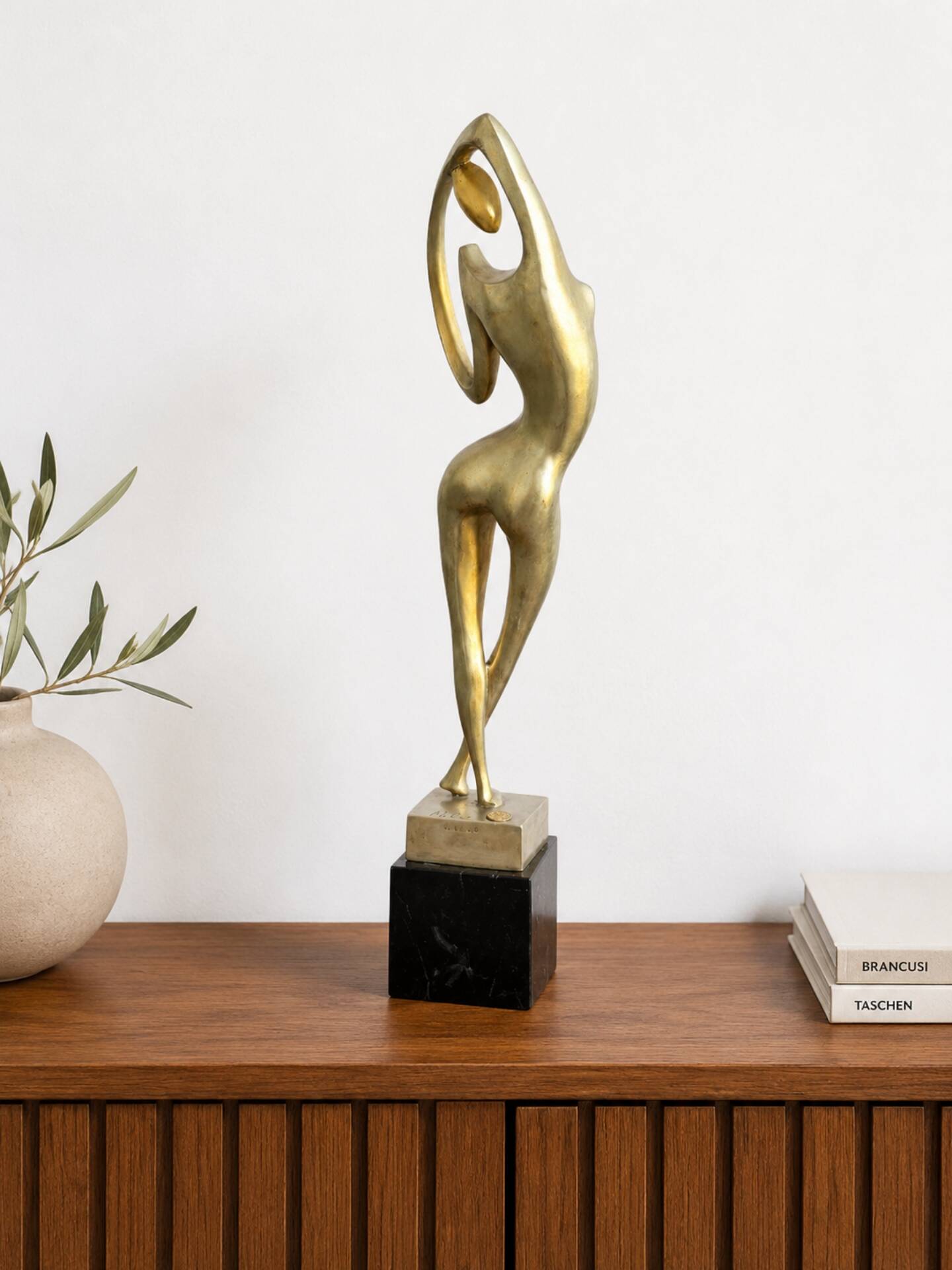 Large sculpture Milo Martin – Stylised Woman – Bronze 1/8 – 53 cm
