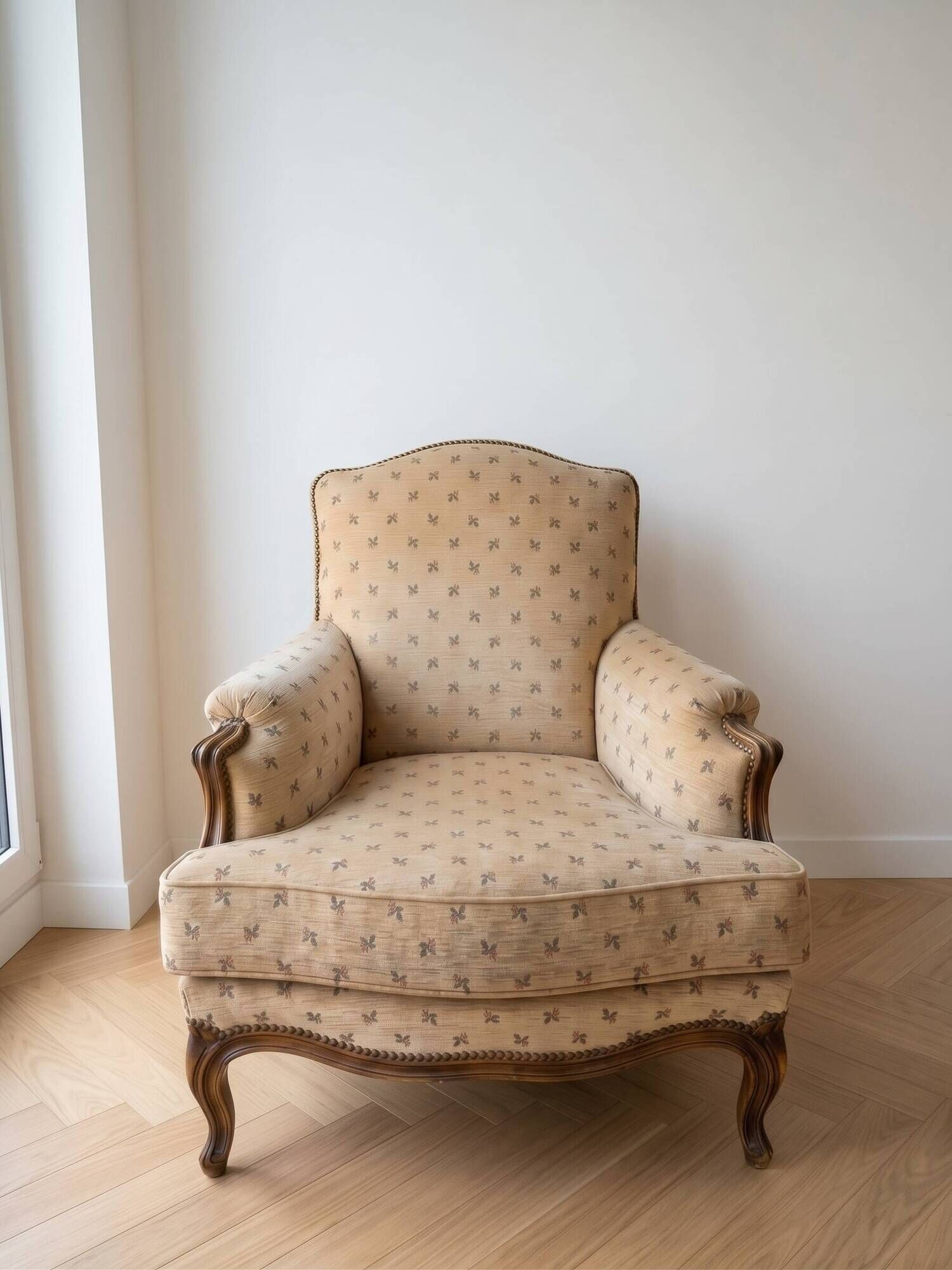 Regency style living room set: 3-seater sofa and 2 armchairs.