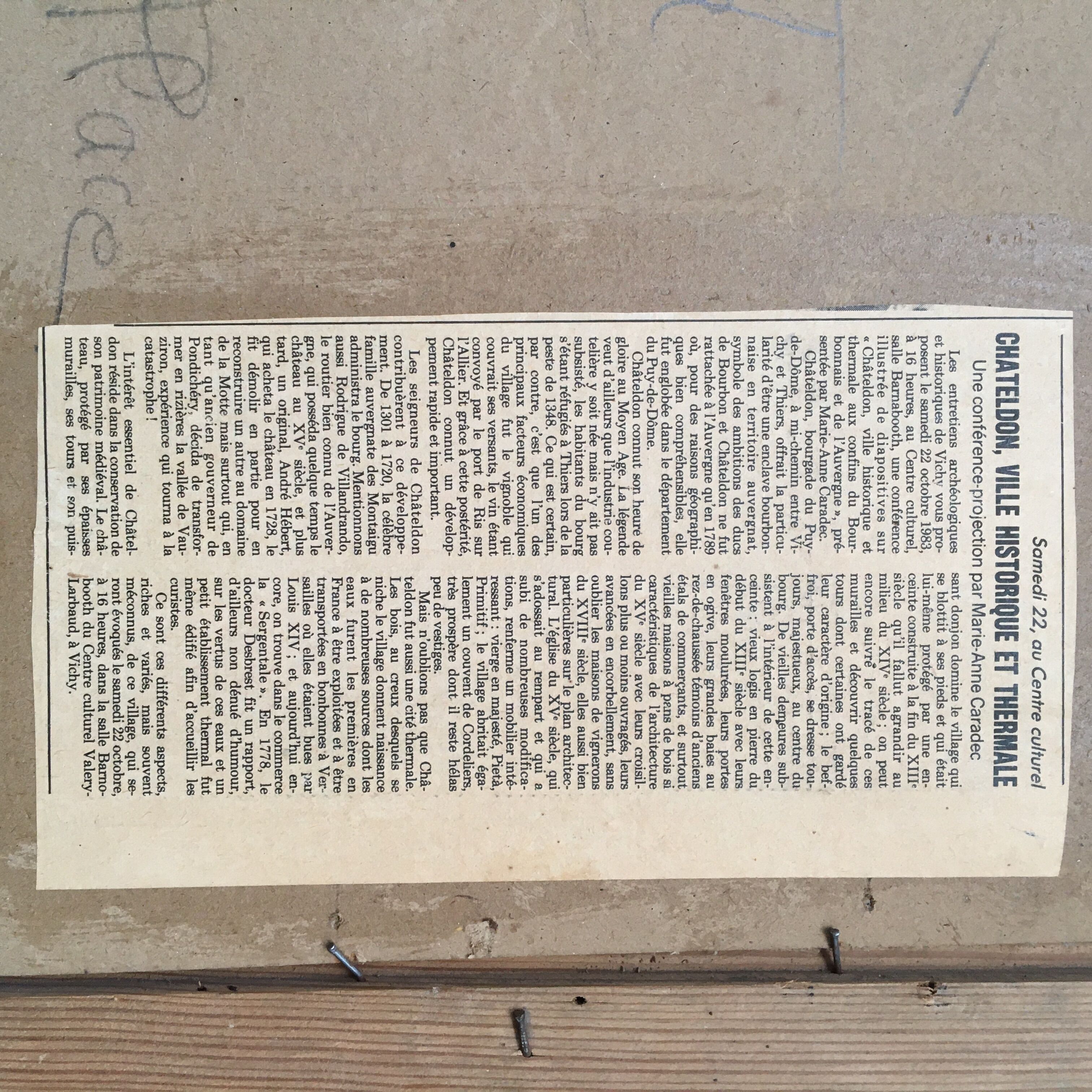 Framed oil painting "Chateldon la place"