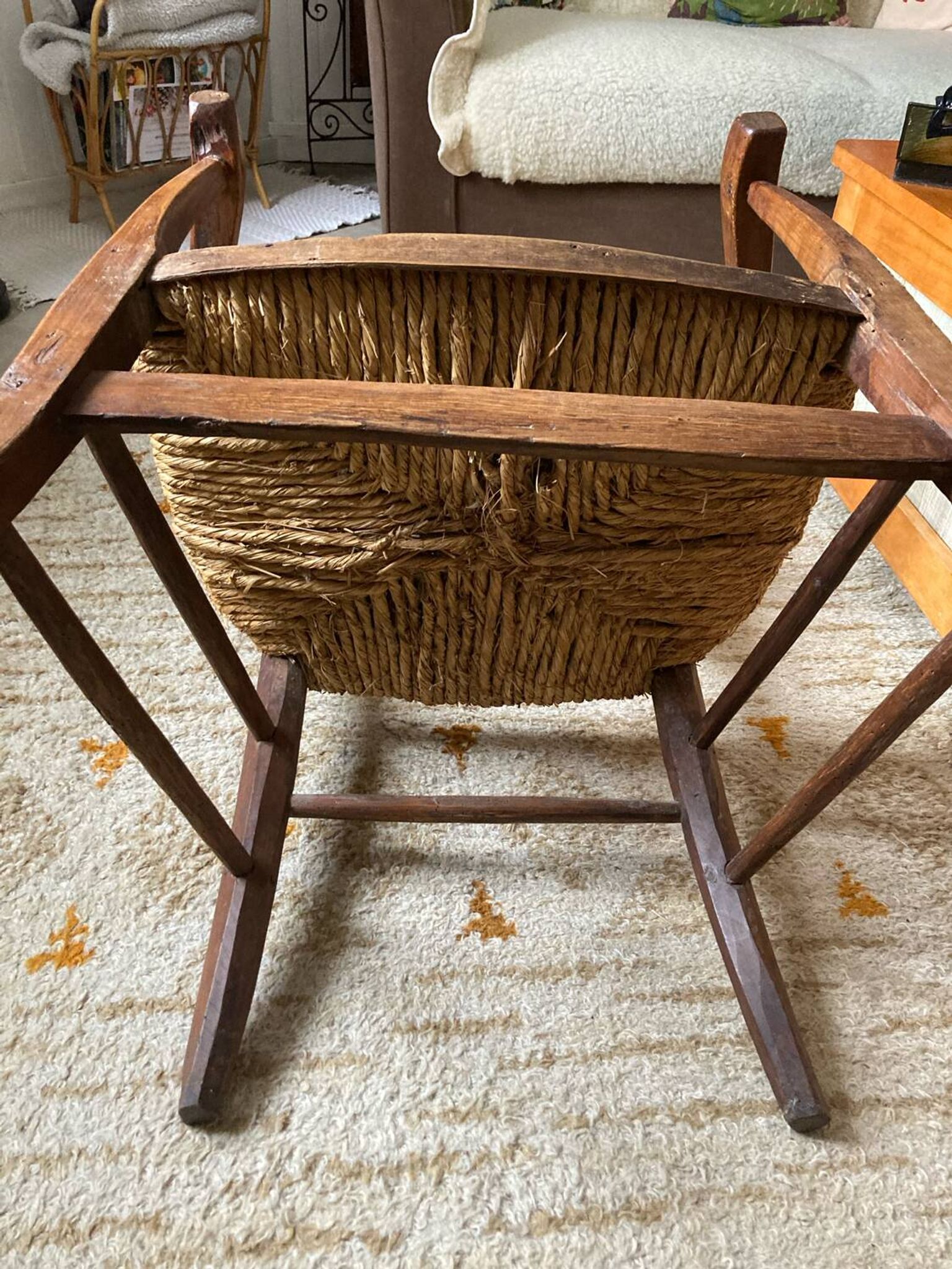 Fauteuil en paille art populaire