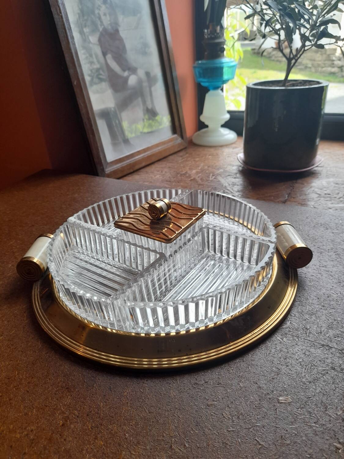 Mirror tray and glass compartment