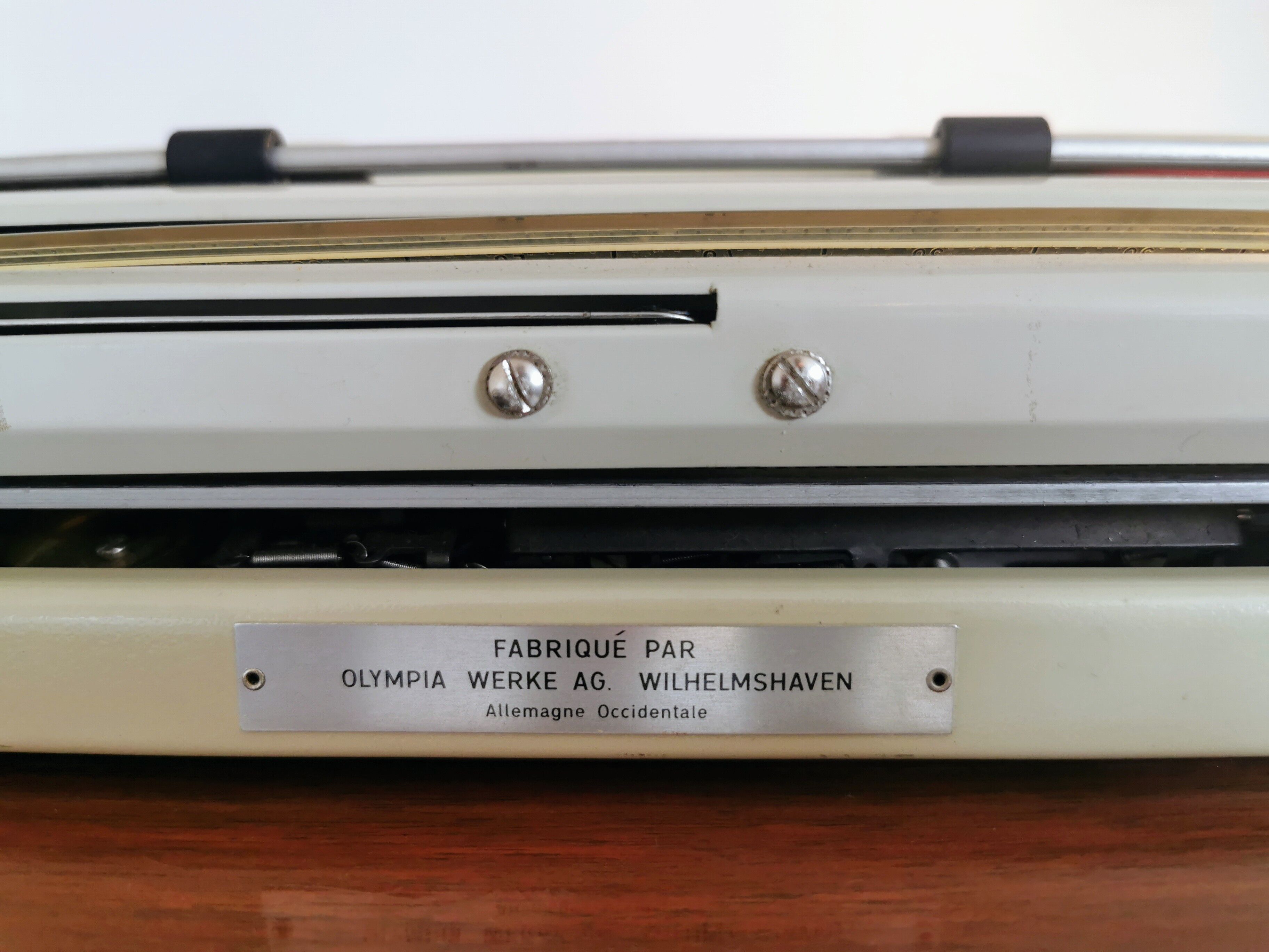 Typewriter Olympia Splendid 66