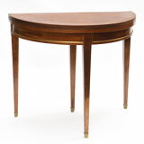 Table à jeux et de salon de forme demi-lune