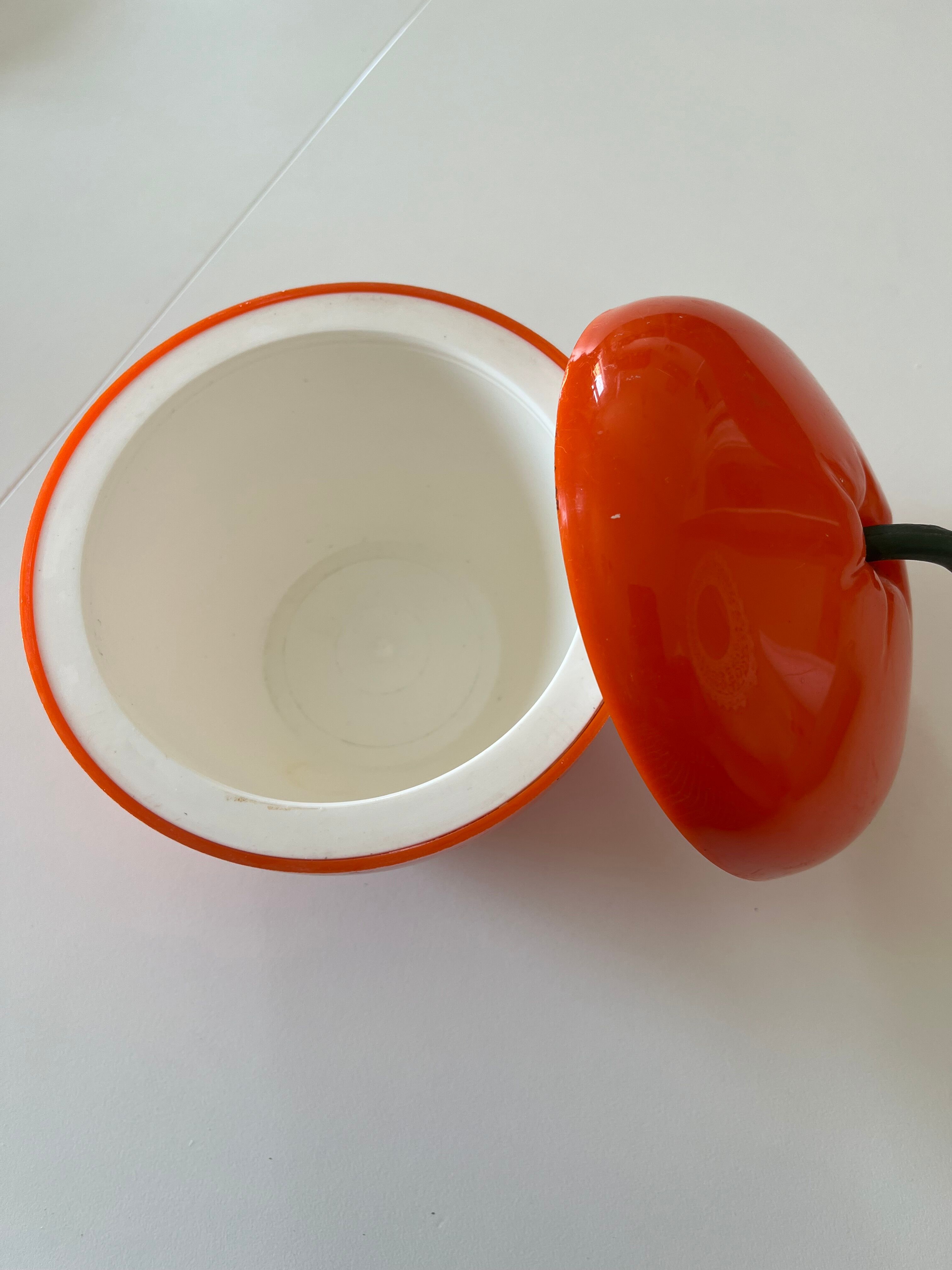 Orange ice bucket Year 70