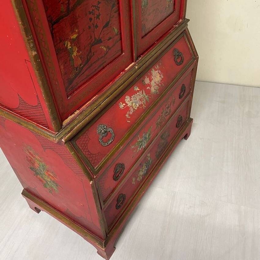 Trumeau with chest of drawers from the mid-20th century in chinoiserie style.