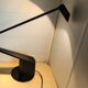 Lampe de bureau avec socle rotatif et balancier "Ala" par Guzzini