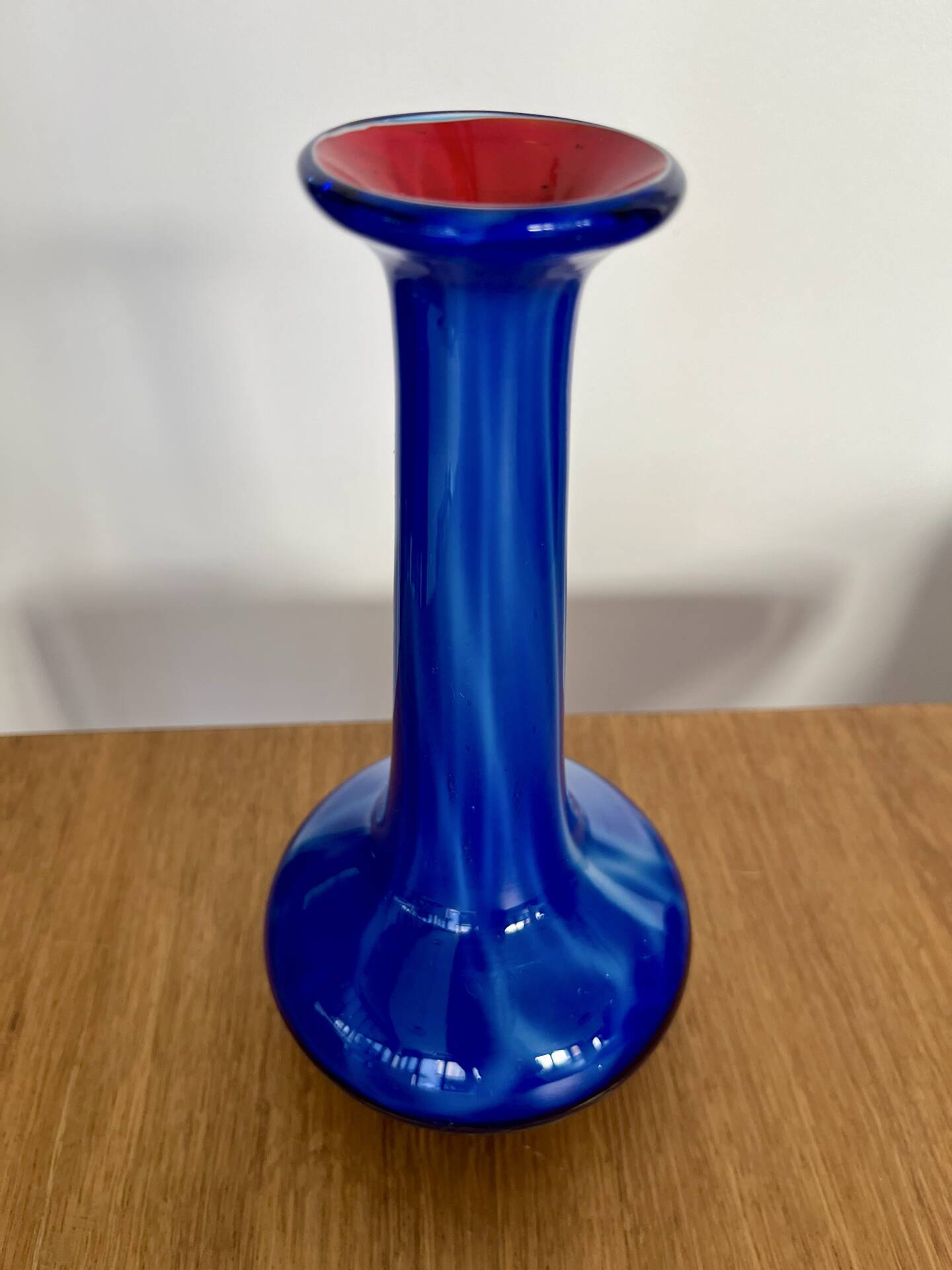 Multilayer blue/white/red soliflore vase