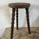 Tabouret tripode pieds tournés