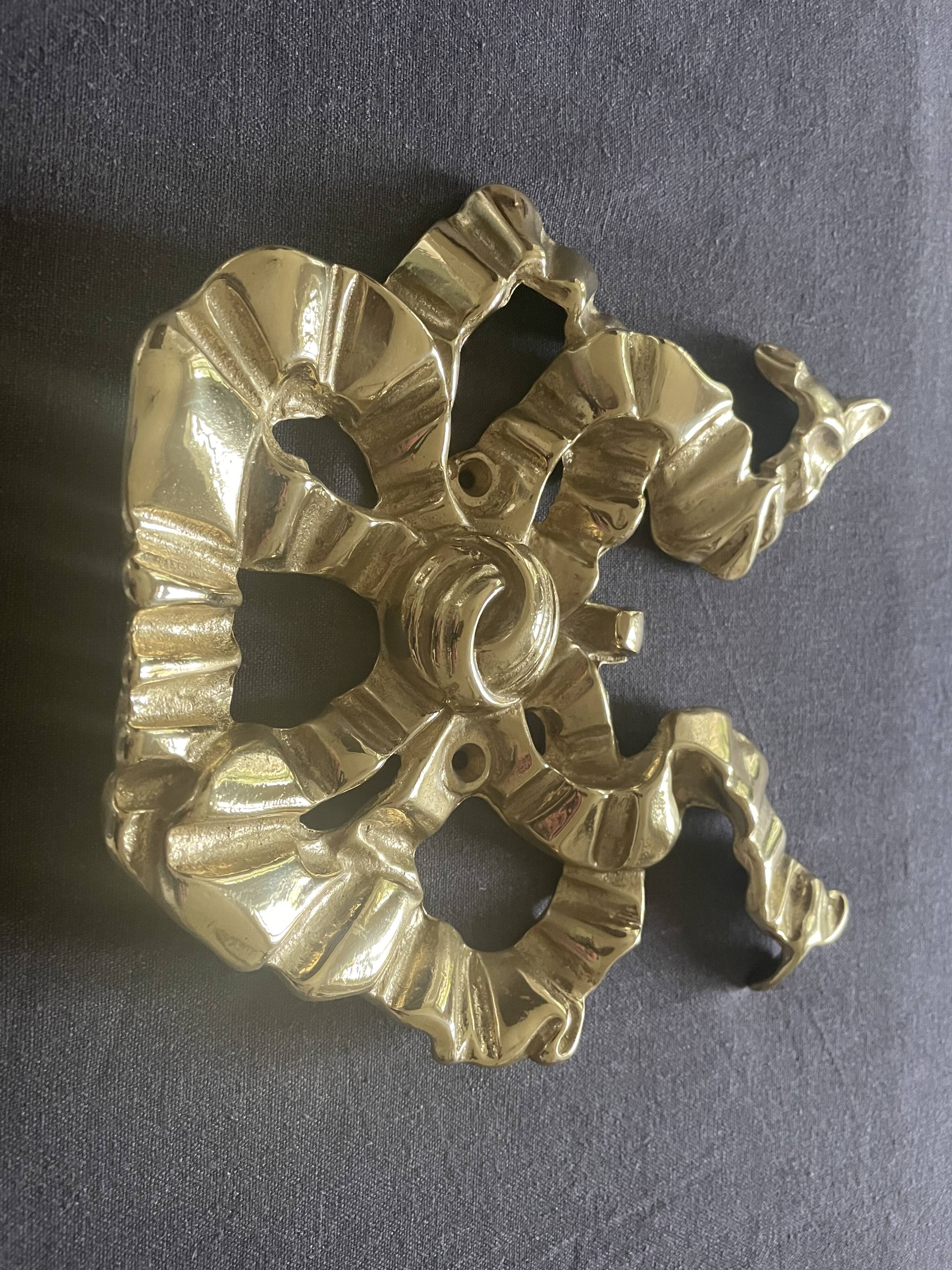 Crochet mural noeud laiton doré