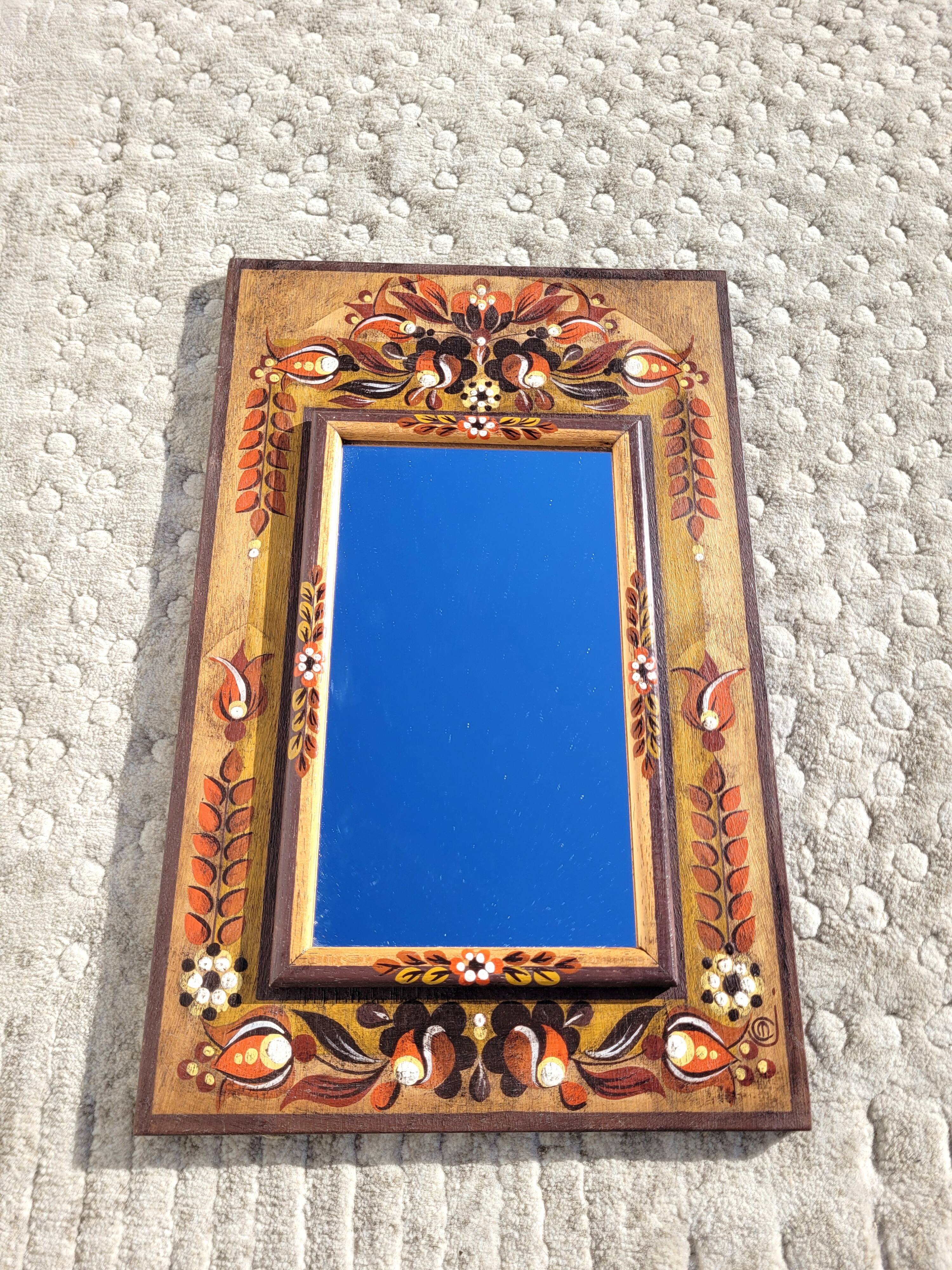 Mirror painted wood workshop of the tower