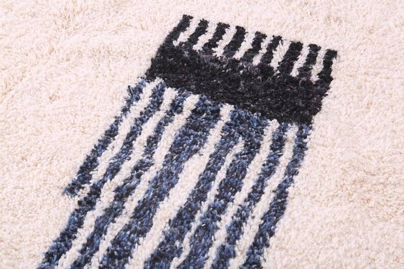 Handmade pure wool rug, size 2/3 m.