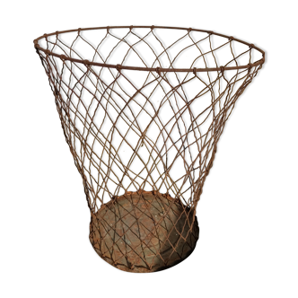 Old-wire paper basket