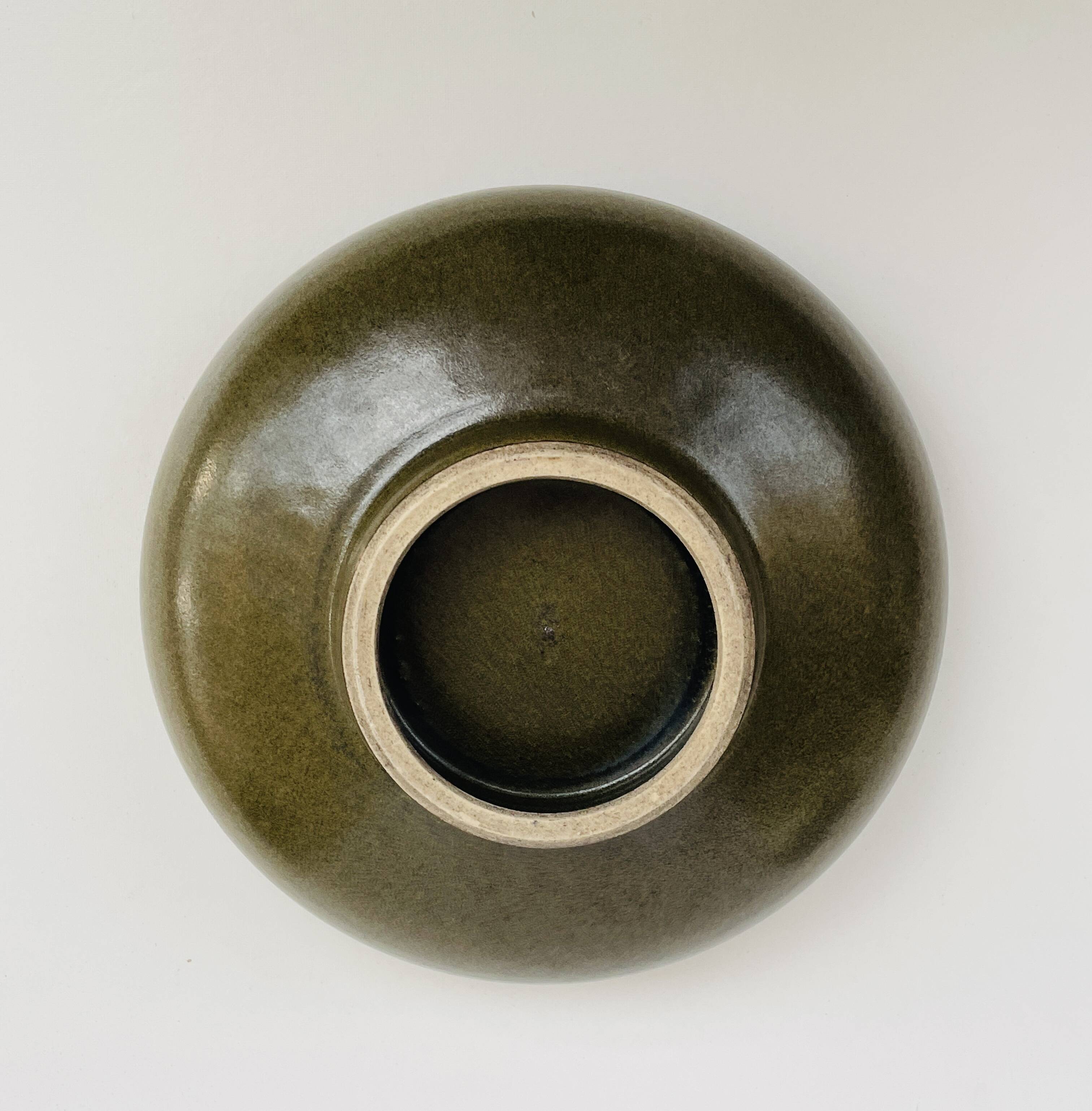 Vintage stoneware salad bowl – organic centrepiece – 1970s