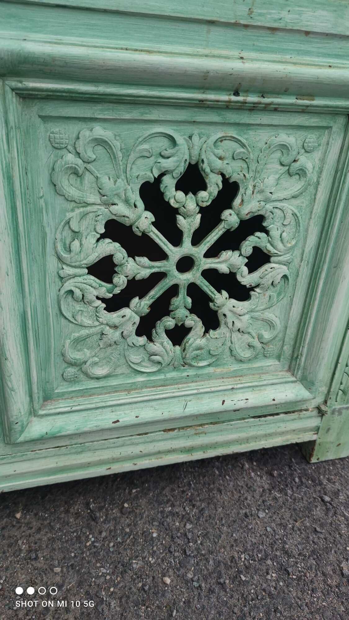 Buffet in painted and patinated mahogany wood dating from the late nineteenth century