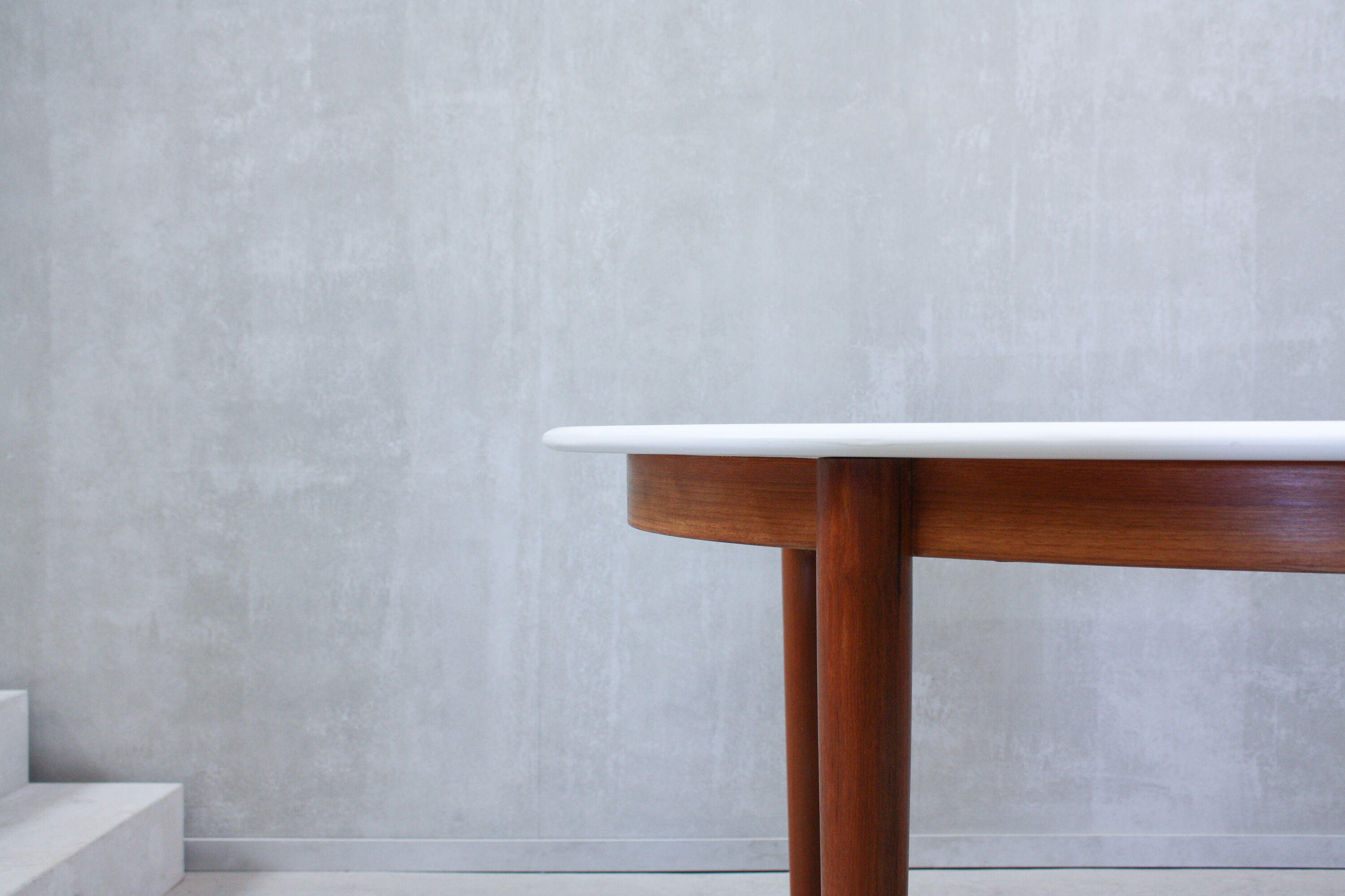 Vintage oval dining table, 1960
