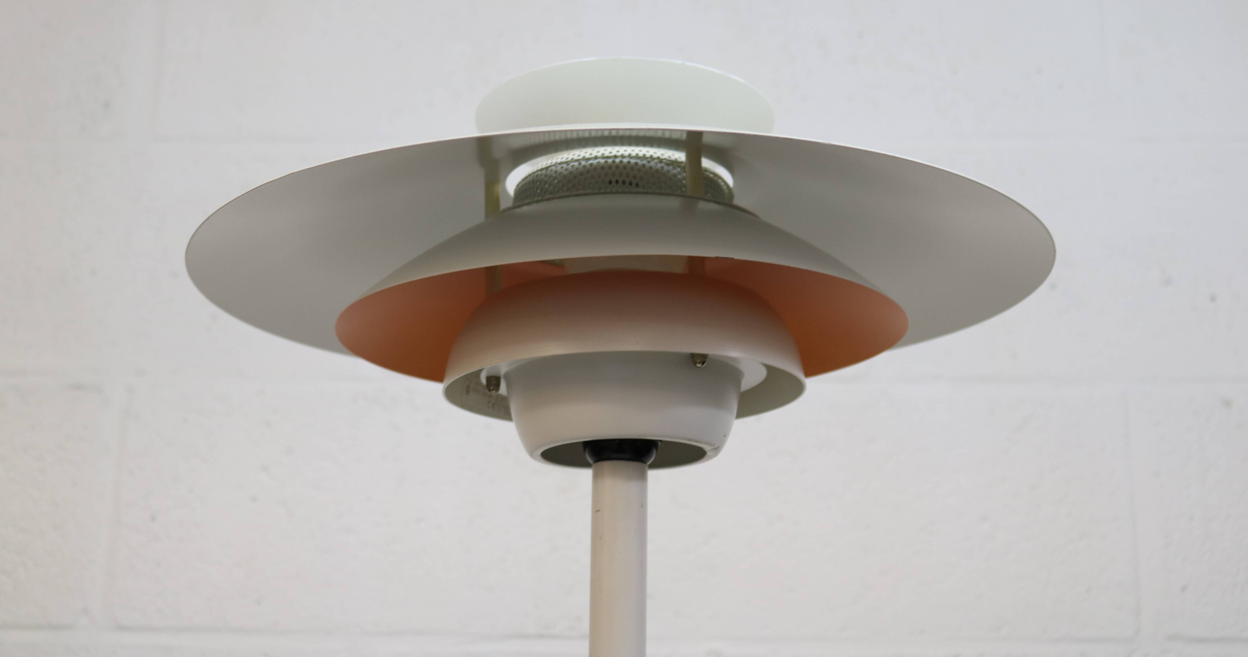 White vintage Danish desk lamp by Jeka Metaltryk - Model Sofie - Denmark 70s