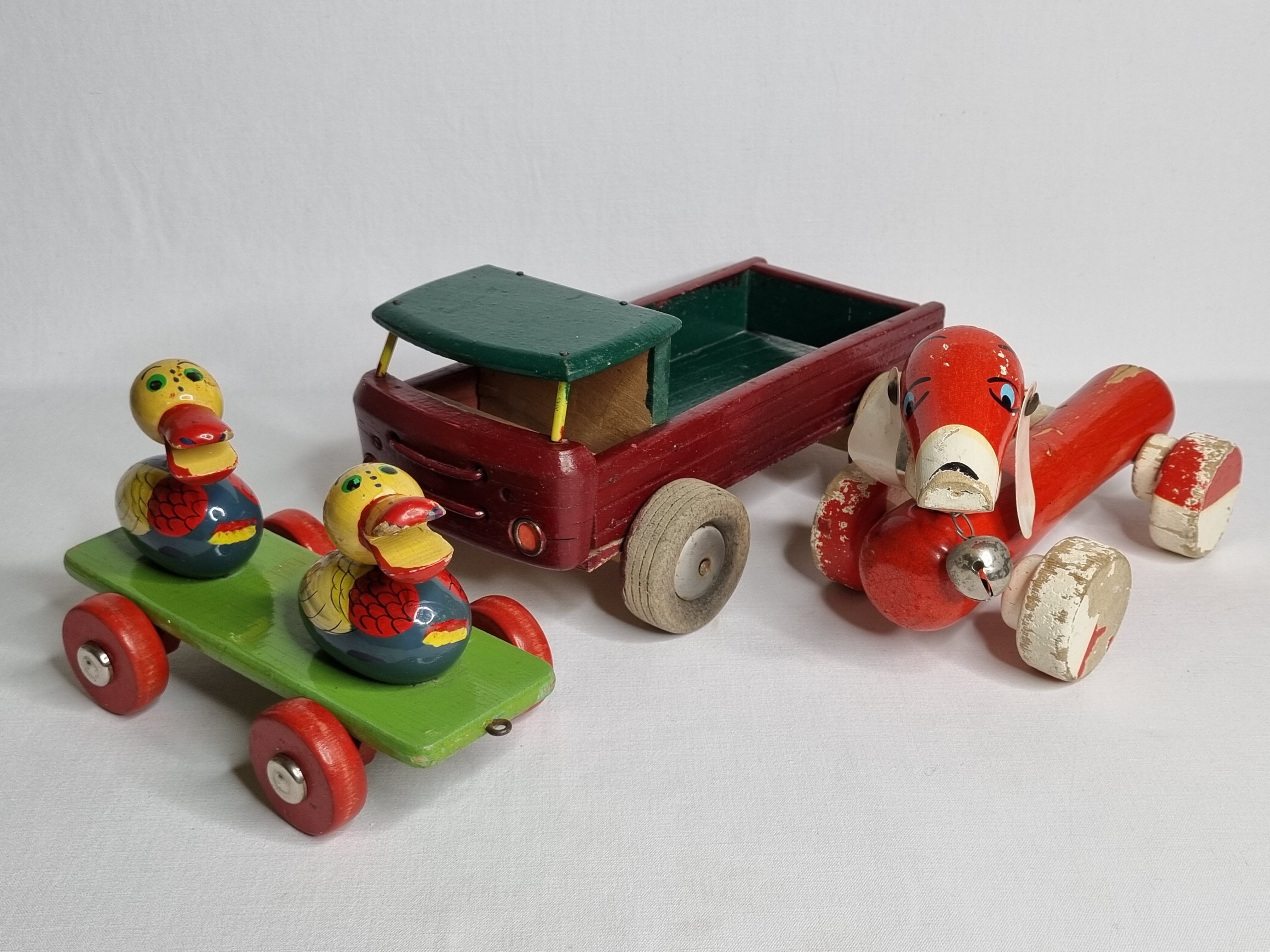 Set of three vintage pulling toys, 50s-60s