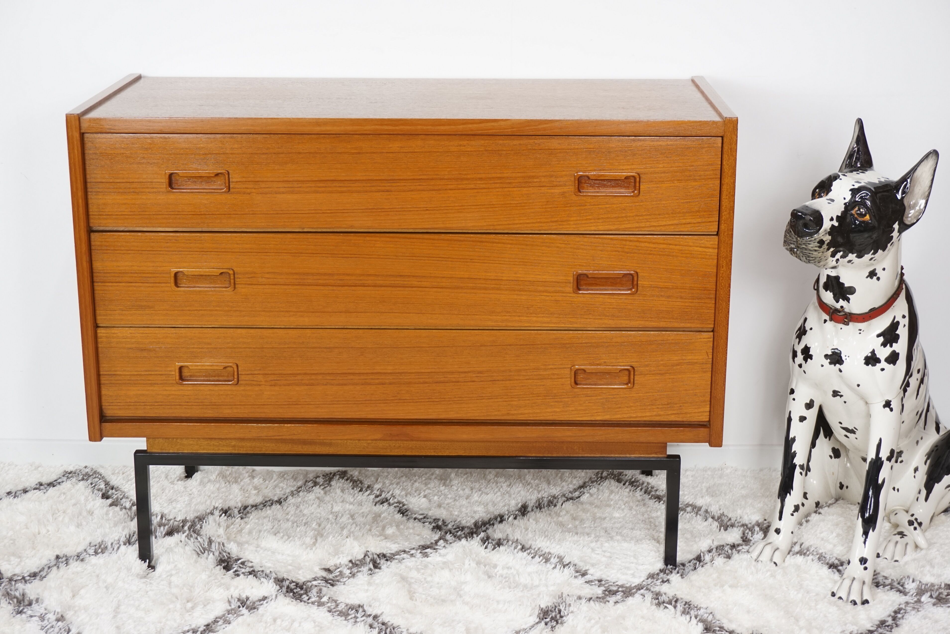 Commode en teck et métal années 60