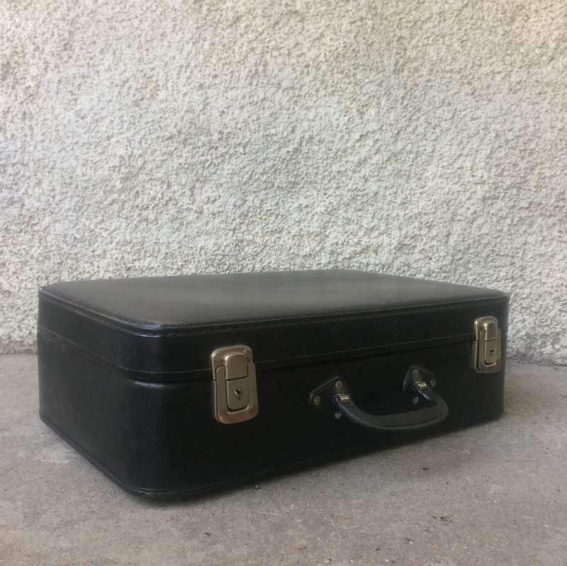 Valise en carton vintage
