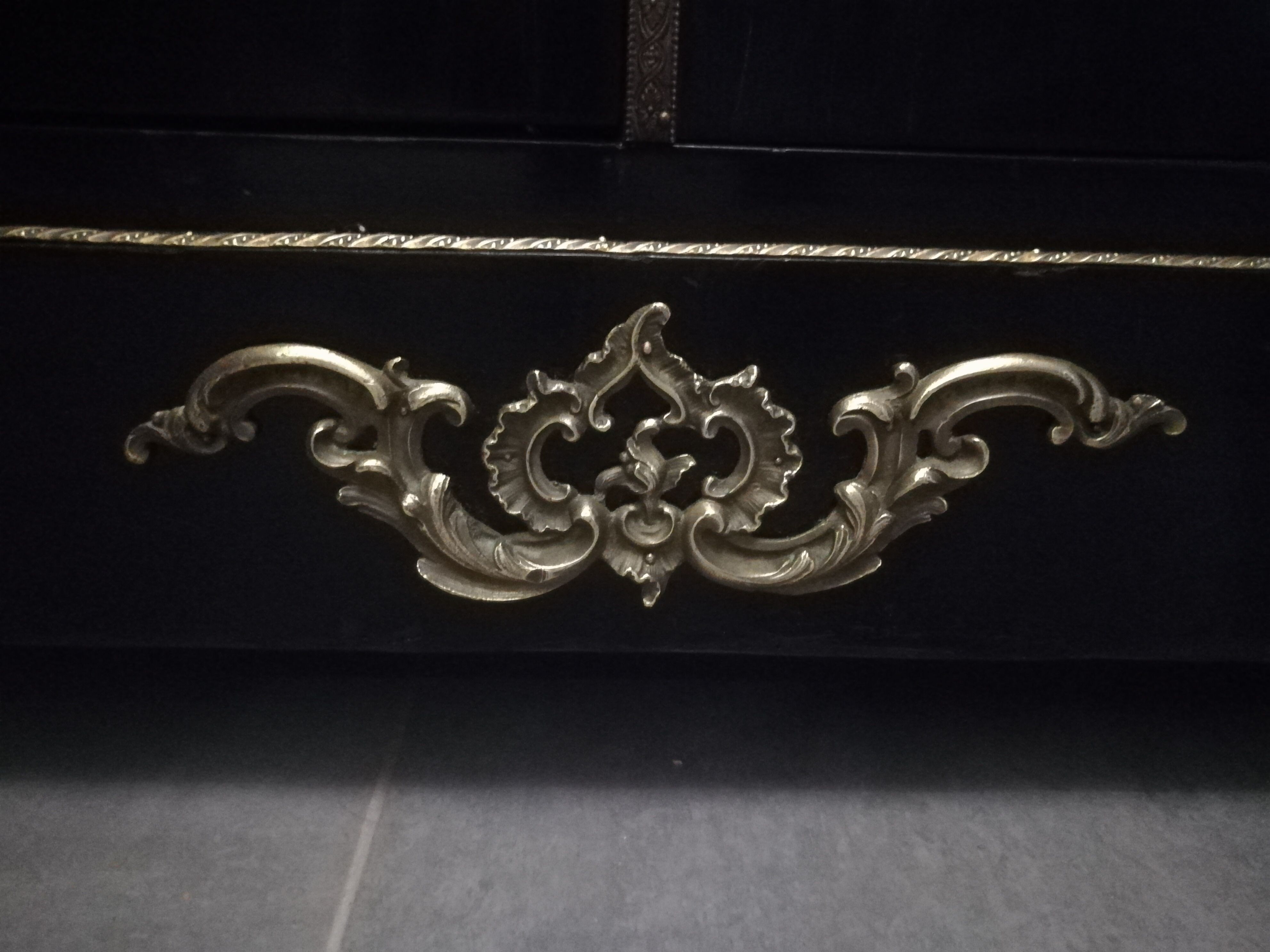 Napoleon III showcase lacquered black and gilded bronze